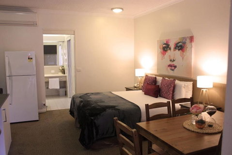 Swan Hill Resort - Dalby Accommodation 12