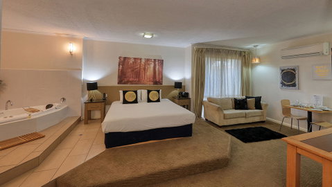 Swan Hill Resort - Dalby Accommodation 14