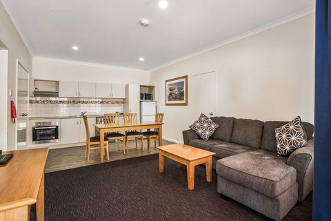 Karratha Central Apartments - Dalby Accommodation 11