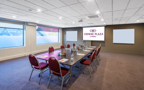 Crowne Plaza Canberra - Dalby Accommodation 8