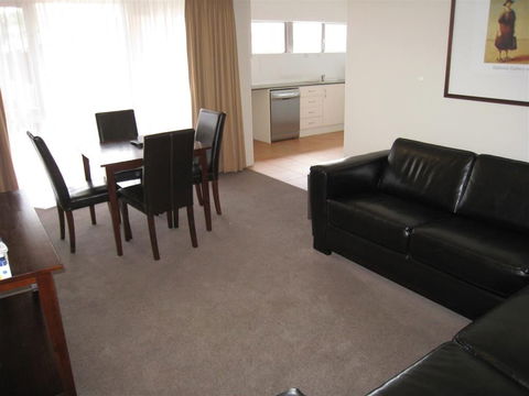 Forrest Hotel & Apartments - Dalby Accommodation 3