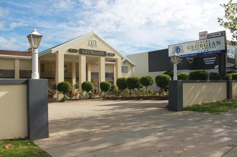 Albury Georgian - Dalby Accommodation 0