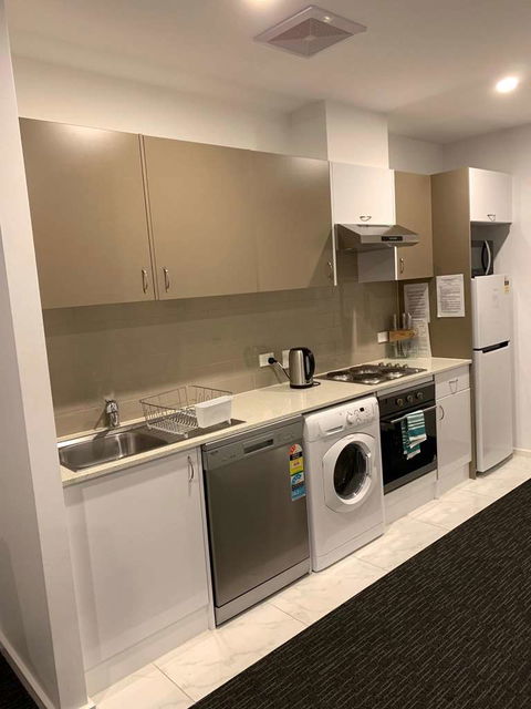 Adelaide Dress Circle Apartments - Dalby Accommodation 2