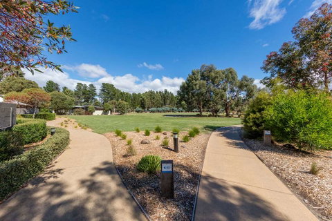 Club Wyndham Seven Mile Beach-Trademark - Dalby Accommodation 1