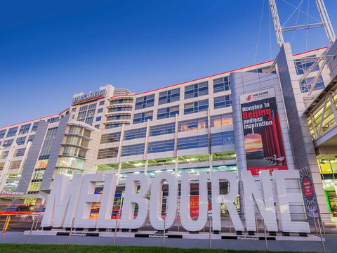 PARKROYAL Melbourne Airport - Dalby Accommodation 1