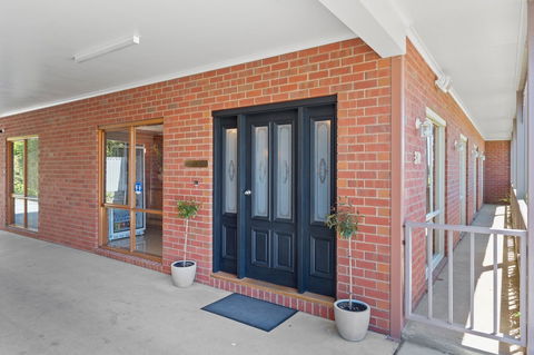 Burke & Wills Motor Inn - Dalby Accommodation 2