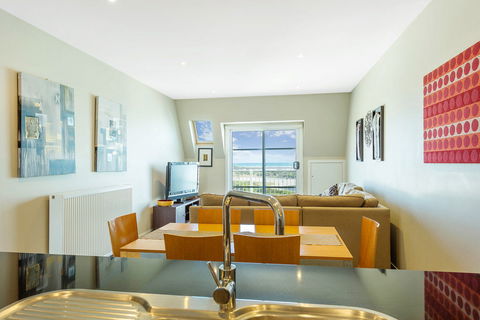 Deep Blue Hotel & Hot Springs - Dalby Accommodation 1