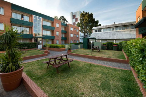 APX Apartments Parramatta - Dalby Accommodation 3