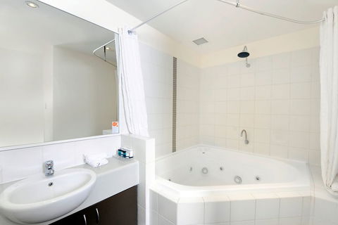 Assured Ascot Quays Apartment Hotel - Dalby Accommodation 7