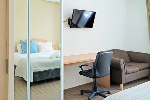 All Suites Perth - Dalby Accommodation 4