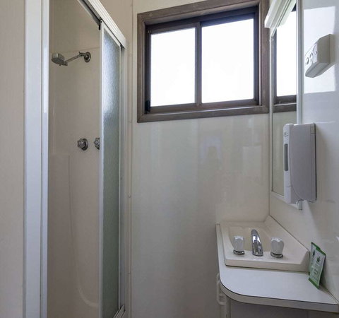 BIG4 Albury Tourist Park - Dalby Accommodation 1