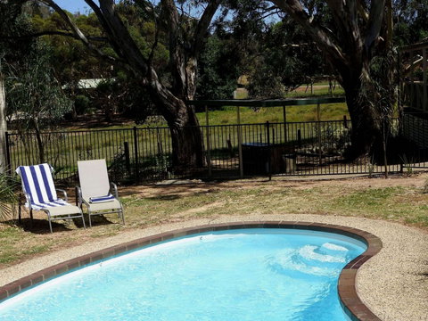 Golden Heritage Motor Inn & Cottages - Dalby Accommodation 0