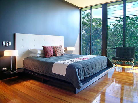 Glass On Glasshouse - Dalby Accommodation 1