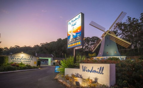 The Big Windmill Motor Lodge - Dalby Accommodation 0