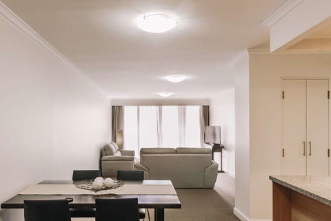 Newcastle Central Plaza - Dalby Accommodation 6