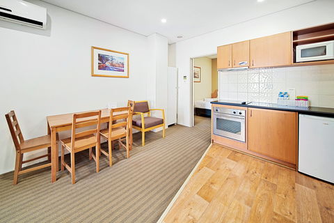 All Suites Perth - Dalby Accommodation 15