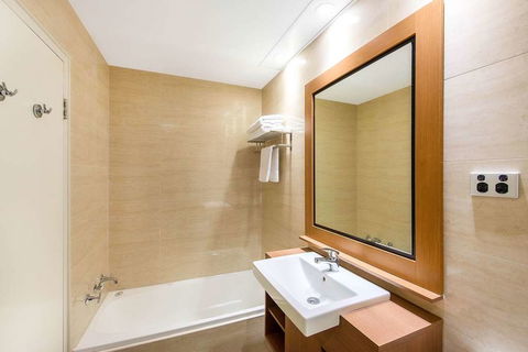 Quality Hotel Ambassador Perth - Dalby Accommodation 6