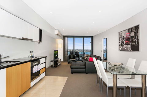 Astra Apartments Perth - Dalby Accommodation 9