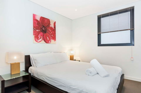 Astra Apartments Perth - Dalby Accommodation 11