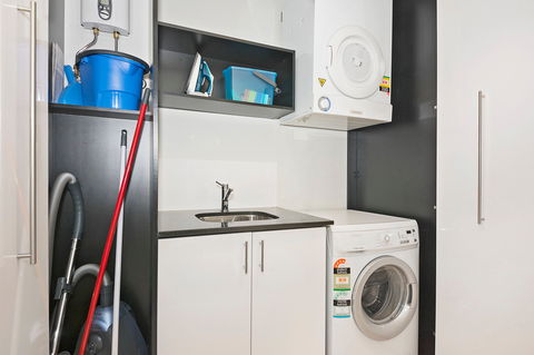 Astra Apartments Perth - Dalby Accommodation 15