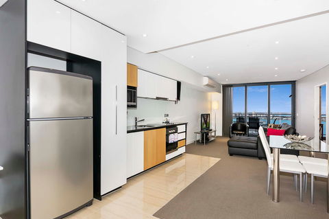 Astra Apartments Perth - Dalby Accommodation 17