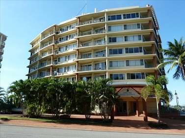 Cullen Bay Resorts - Dalby Accommodation 8