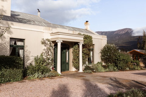 Islington Hotel - Dalby Accommodation 0