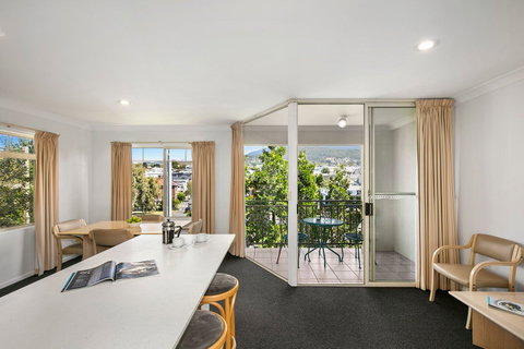 Quest Trinity House - Dalby Accommodation 2