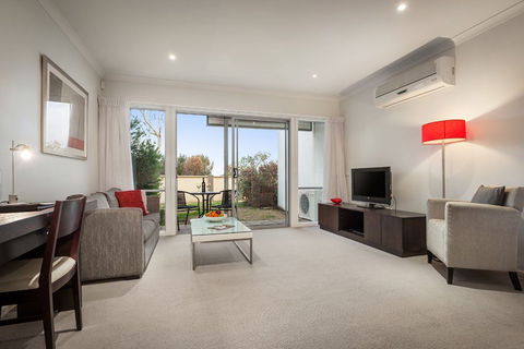 Quest Sanctuary Lakes - Dalby Accommodation 2