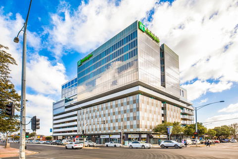 Holiday Inn Werribee - Dalby Accommodation 0