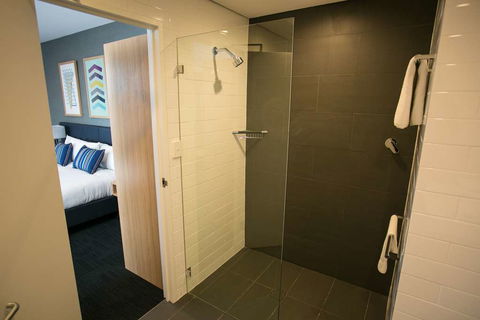 Alpha Hotel Eastern Creek - Dalby Accommodation 1