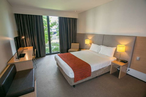 Alpha Hotel Eastern Creek - Dalby Accommodation 2