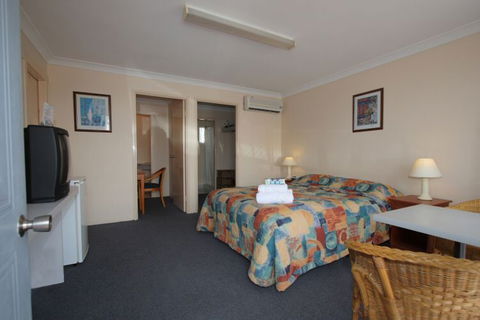 Alexander Motel & Peppercorn Restaurant - Dalby Accommodation 0