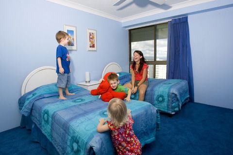 Gemini Court Holiday Apartments - Dalby Accommodation 4