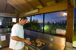 Gemini Court Holiday Apartments - Dalby Accommodation 8