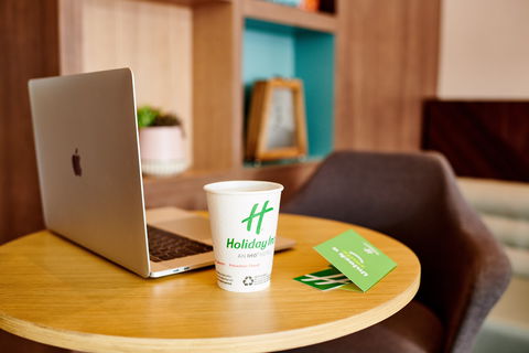 Holiday Inn Dandenong - Dalby Accommodation 4