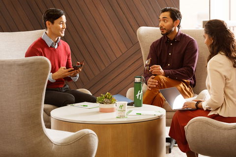 Holiday Inn Dandenong - Dalby Accommodation 8