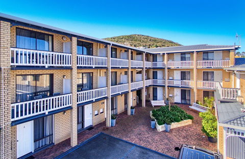 Albany Motel & Apartments - Dalby Accommodation 2