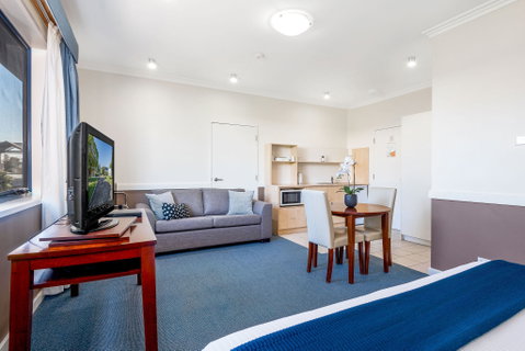 Hawkesbury Race Club Motel - Dalby Accommodation 4