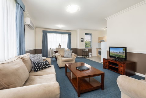 Hawkesbury Race Club Motel - Dalby Accommodation 10