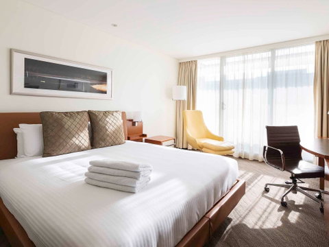Novotel Canberra - Dalby Accommodation 3