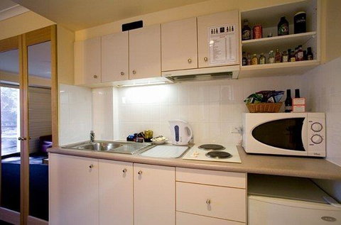 Capital Executive Apt Hotel Canberra - Dalby Accommodation 9