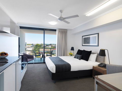 Oaks Carlyle - Dalby Accommodation 2