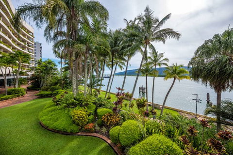 Hilton Cairns - Dalby Accommodation 1