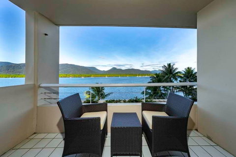 Hilton Cairns - Dalby Accommodation 3