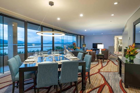 Hilton Cairns - Dalby Accommodation 5