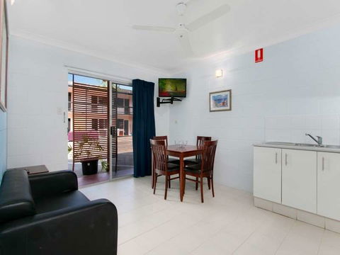 Cairns City Palms - Dalby Accommodation 0