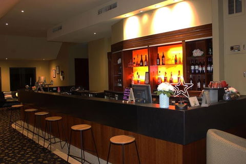 Swan Hill Resort - Dalby Accommodation 0