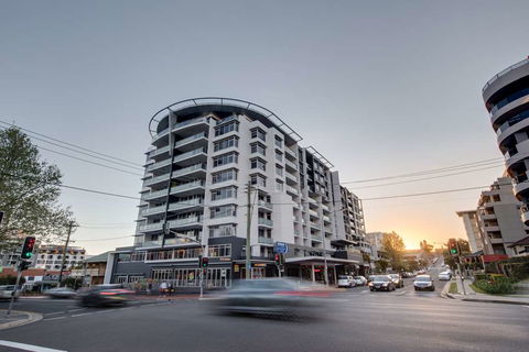 Adina Apartment Hotel Wollongong - Dalby Accommodation 2