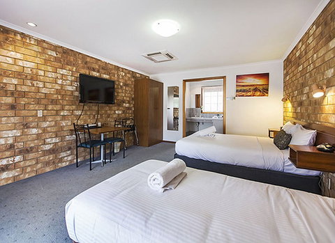 Clare Central Motel - Dalby Accommodation 1